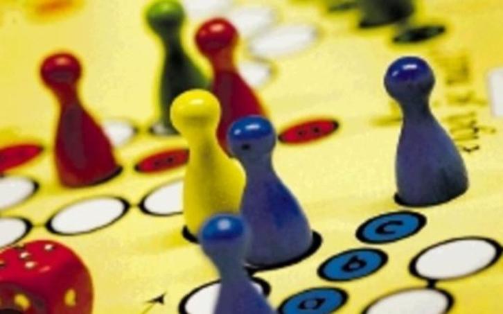 op zoek naar horecazaken waar je gezelschap spel mag spelen, Contacten en Berichten, Advies en Oproepen