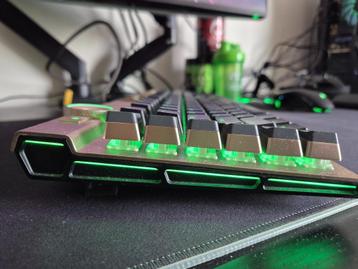 Corsair K100 RGB Optical_Mechanical gaming keyboard (GOLD), Clavier gamer, CORSAIR, Comme neuf, Enlèvement