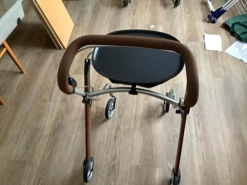 Rollator specifiek voor woonkamer., Diversen, Rollators, Zo goed als nieuw, Lichtgewicht, Ophalen