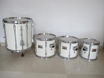 Pearl rak met 4 Pearl toms vintage beschikbaar voor biedingen