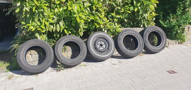 Pneus Uniroyal Rain Max 235/65 R 16C, Auto-onderdelen, Banden en Velgen, Band(en), Ophalen