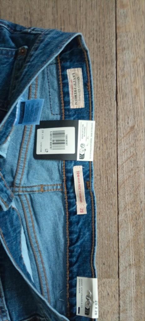 2 Jeans Levi's 724 high rise straight taille 28 longueur 28, Kleding | Dames, Spijkerbroeken en Jeans, Nieuw, Ophalen