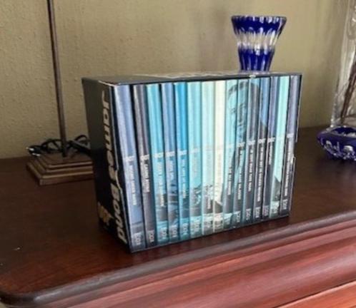 James Bond Box editie - 15  boeken, Boeken, Avontuur en Actie, Zo goed als nieuw, Ophalen of Verzenden