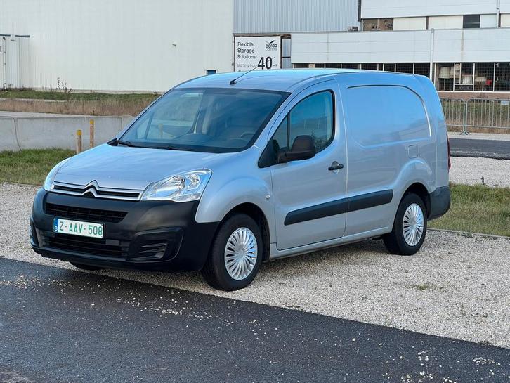 Citroen Berlingo 1.6hdi   100PK/L2/EURO6/BTW/AIRCO/TREKHAAK, Auto's, Bestelwagens en Lichte vracht, Bedrijf, Te koop, Airconditioning