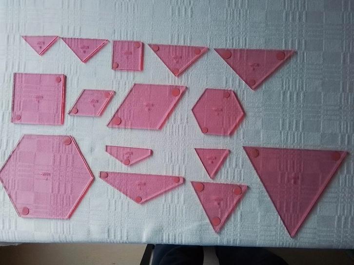 Patchwork benodigdheden, Hobby en Vrije tijd, Stoffen en Lappen, Zo goed als nieuw, Overige materialen, Ophalen