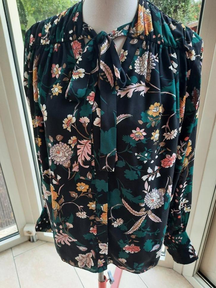 Charmante blouse LOVE MY BODY - 40/42, Kleding | Dames, Blouses en Tunieken, Zo goed als nieuw, Maat 42/44 (L), Overige kleuren