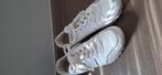 Witte sneakers maat 39 € 10, Ophalen of Verzenden, Zo goed als nieuw, Sneakers