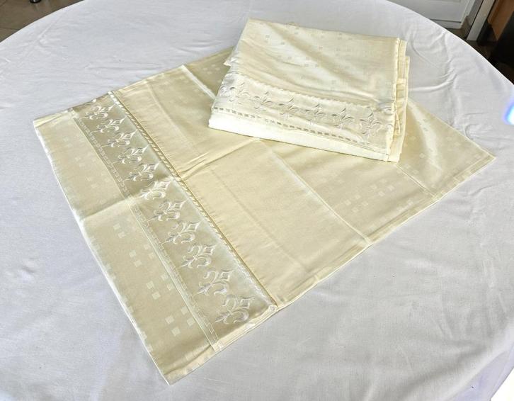 Champagnekleurige satijnen dekbedovertrek + kussensloop, Huis en Inrichting, Slaapkamer | Beddengoed, Gebruikt, Dekbedovertrek