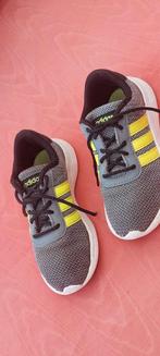 Snaekers maat 30 adidas, Enfants & Bébés, Vêtements enfant | Chaussures & Chaussettes, Adidas, Garçon ou Fille, Enlèvement ou Envoi