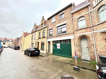 Commercieel te koop in Sint-Kruis, 3 slpks beschikbaar voor biedingen