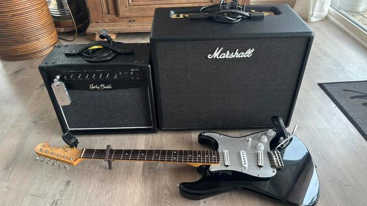 Amplis Marshall et Harley Benton + Guitare Fender strato, Musique & Instruments, Instruments à corde | Guitares | Électriques