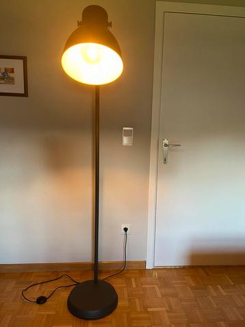 IKEA HEKTAR staande lamp beschikbaar voor biedingen
