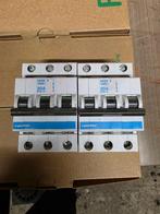 Disjoncteurs tétrapolaires Vynckier Série E3000 – 20 A, Ophalen, Gebruikt