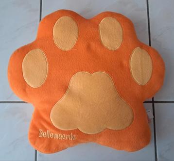 Bellewaerde kussen leeuwenpoot beschikbaar voor biedingen