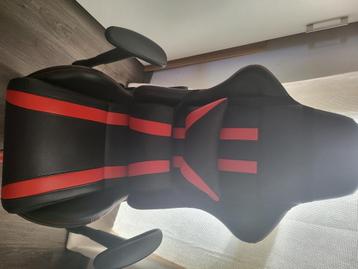 Bureau /Gaming stoel  beschikbaar voor biedingen