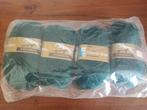 Cheval Blanc donkergroen 4 bollen wol lot €3, Hobby en Vrije tijd, Breien en Haken, Ophalen of Verzenden, Zo goed als nieuw