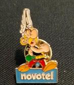 Pin Asterix Novotel 1991 stripfiguur, Verzamelen, Speldjes, Pins en Buttons, Figuurtje, Ophalen of Verzenden, Speldje of Pin, Zo goed als nieuw