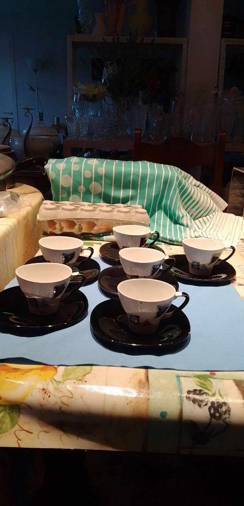 Boch 6 tassen en 6 onderborden vintage, Antiek en Kunst, Antiek | Servies los, Ophalen of Verzenden