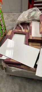 Carrelages blancs  Mat (35 m2)  et brillant (2 m2 ), Bricolage & Construction, Dalles & Carrelages, 10 m²² ou plus, 40 à 60 cm