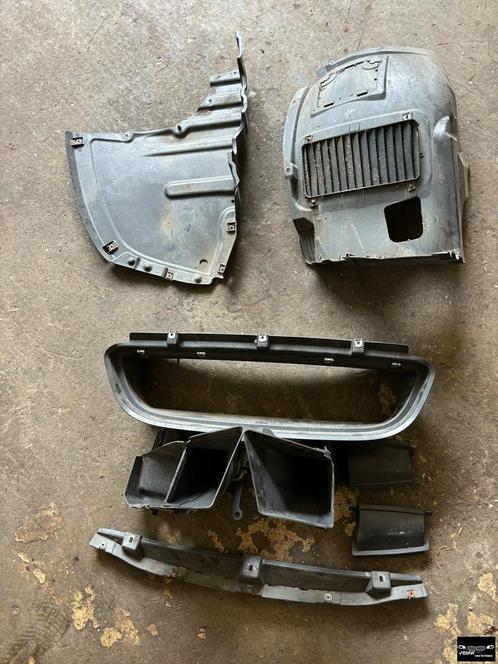 Luchtgeleider wielkuipen + div plastic Bmw 135i E82 E88, Auto-onderdelen, Carrosserie, Bumper, BMW, Gebruikt, Ophalen of Verzenden