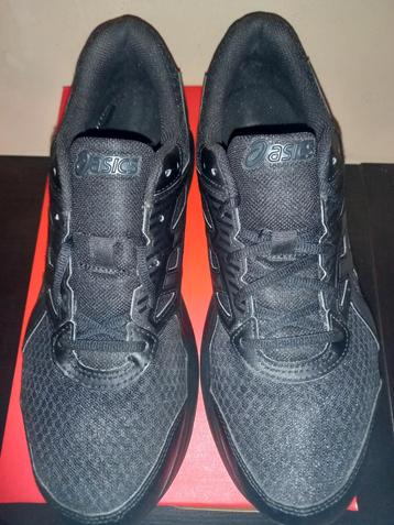 ASICS zwart, nieuw, maat 45/ US 11 beschikbaar voor biedingen