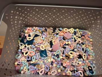 Bedels en materiaal voor armband en kettingen beschikbaar voor biedingen