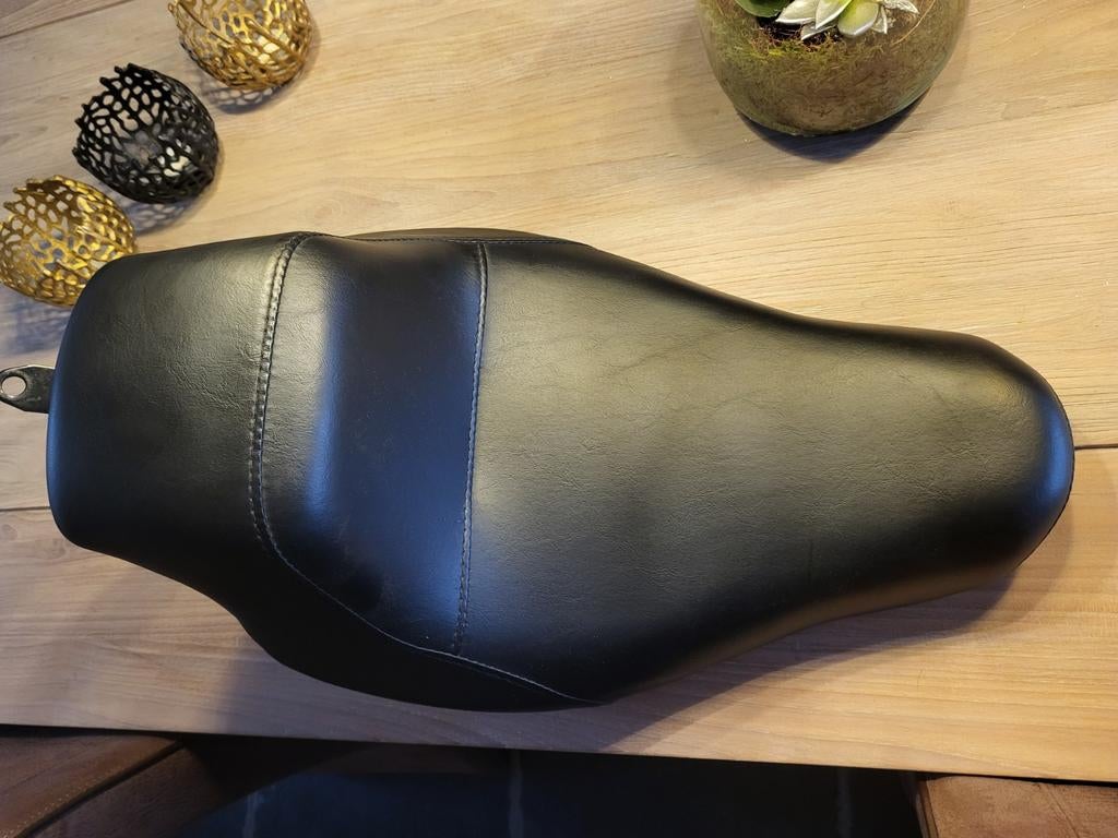 Orgineel Zadel harley-davidson  low rider  2022, Ophalen