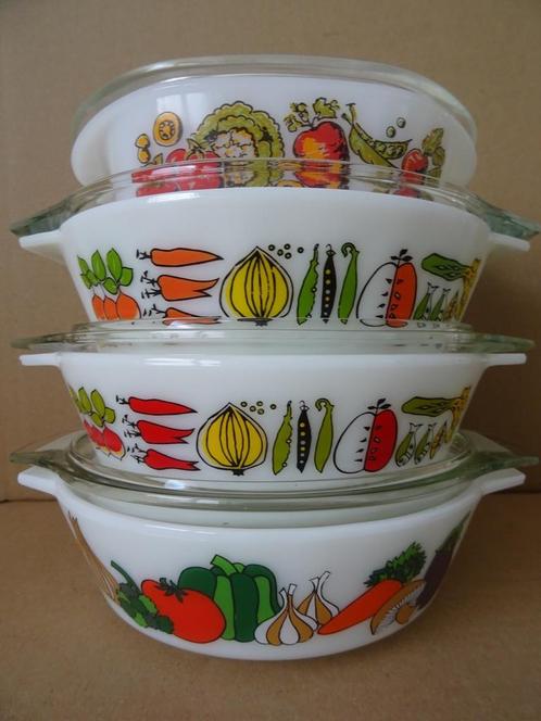 Vintage terrine set terrines opaline glazen serveerschalen, Verzamelen, Retro, Huis en Inrichting, Ophalen of Verzenden