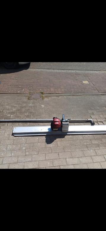 Regle vibrante beton 2 metres HONDA beschikbaar voor biedingen