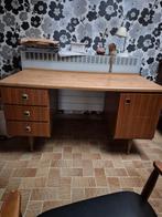 Jaren 70 bureau, Enlèvement