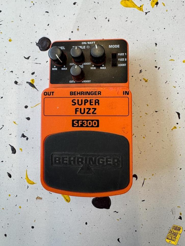 Behringer SF300 Super Fuzz Pedal, Muziek en Instrumenten, Effecten, Zo goed als nieuw, Distortion, Overdrive of Fuzz, Ophalen of Verzenden
