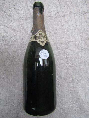 Bouteille de vin vide, verre soufflé, H30-D9-P4, 1400g, Enlèvement ou Envoi, Utilisé