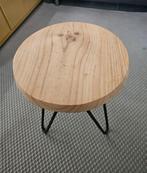 Boomstam bijzettafeltje- salontafel, Minder dan 55 cm, Zo goed als nieuw, Hout, Ophalen