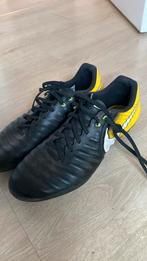 Nike tiempo maat 43, Sport en Fitness, Voetbal, Ophalen of Verzenden, Gebruikt, Schoenen