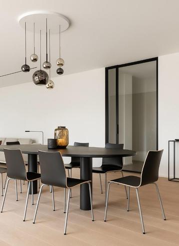 Set van 7 designstoelen VDS Noa – strak, tijdloos beschikbaar voor biedingen