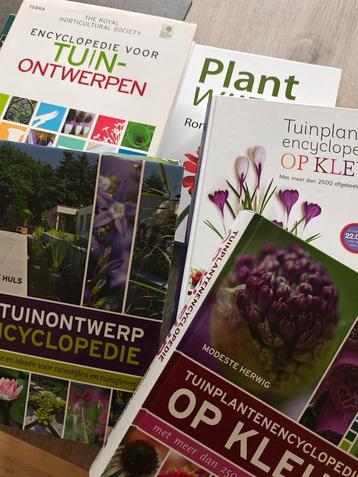VIJF boeken over tuinplanten en -architectuur beschikbaar voor biedingen