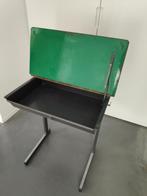 vintage lessenaar / schoolbank / bureau voor kinderen, Kinderen en Baby's, Ophalen, Gebruikt, Tafel(s)