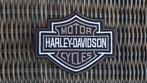 Emblème en fer avec logo Harley Davidson, 105 x 88 mm, Enlèvement ou Envoi, Neuf