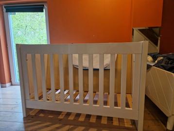 Babybed bopita + matras, Kinderen en Baby's, Babywiegjes en Ledikanten, Ophalen, Zo goed als nieuw