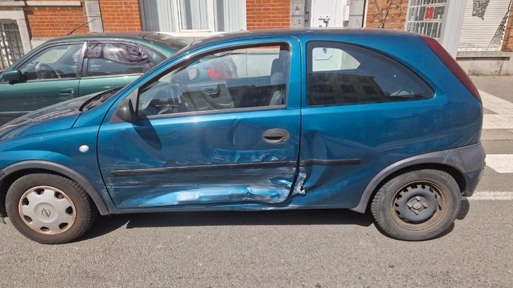 VERNIELDE AUTO, Auto diversen, Ongevalwagen, Opel, Handgeschakeld, Benzine, Berline, Blauw, Ophalen of Verzenden