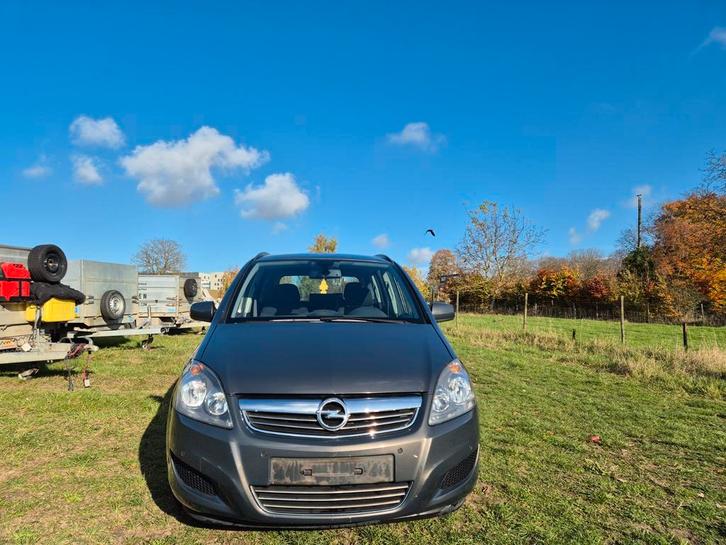 Opel zafira 1.6 benzine 7plaatsen, Auto's, Opel, Particulier, Zafira, ABS, Airbags, Airconditioning, Alarm, Bochtverlichting, Boordcomputer