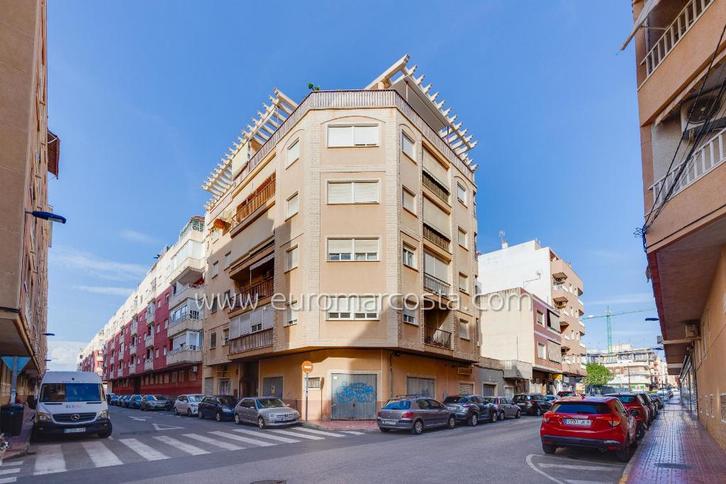REF.T32951 PENTHOUSE DE RÊVE À TORREVIEJA, Immo, Buitenland, Spanje, Appartement, Stad