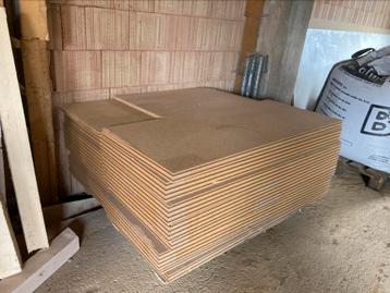 PAVANATUR TG 1350X600X20mm pavatex beschikbaar voor biedingen