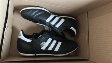 Adidas copa mundial nieuws beschikbaar voor biedingen