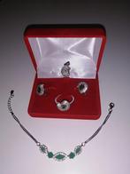 Zilveren set van oorbellen, ring, hanger en armband, Handtassen en Accessoires, Antieke sieraden, Armband, Ophalen of Verzenden