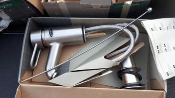Badkamerkranen voor complete badkamer.  beschikbaar voor biedingen