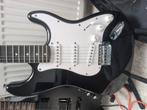 Maxi music zwarte stratocaster, te koop of te ruil, Muziek en Instrumenten, Snaarinstrumenten | Gitaren | Elektrisch, Ophalen