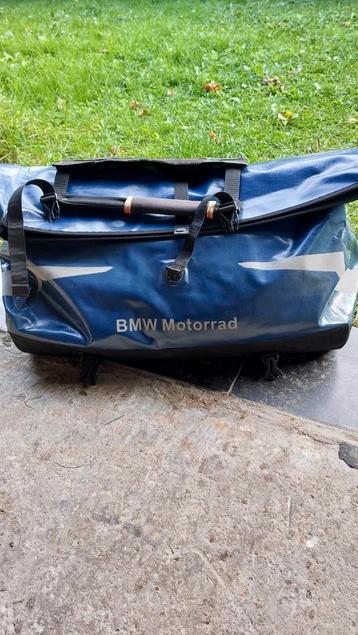 Grand sac moto BMW voyage étanche imperméable  disponible aux enchères