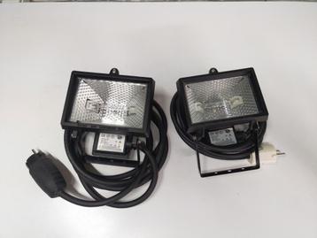 Lot de 2 lampes halogènes 150w beschikbaar voor biedingen