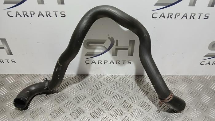 Tuyau radiateur d'un Mercedes GLA, Autos : Pièces & Accessoires, Climatisation & Chauffage, Mercedes-Benz, Utilisé, 3 mois de garantie